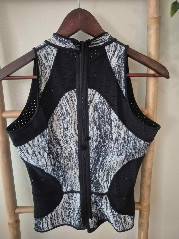 Lululemon reversible top size 6 - photo 2