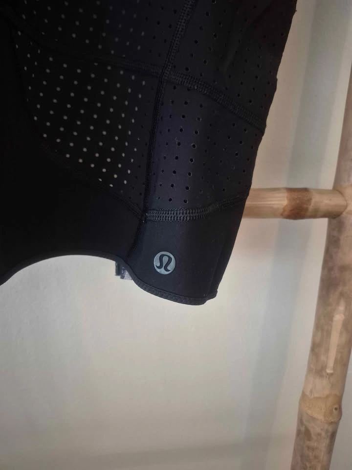 Lululemon reversible top size 6 - photo 4