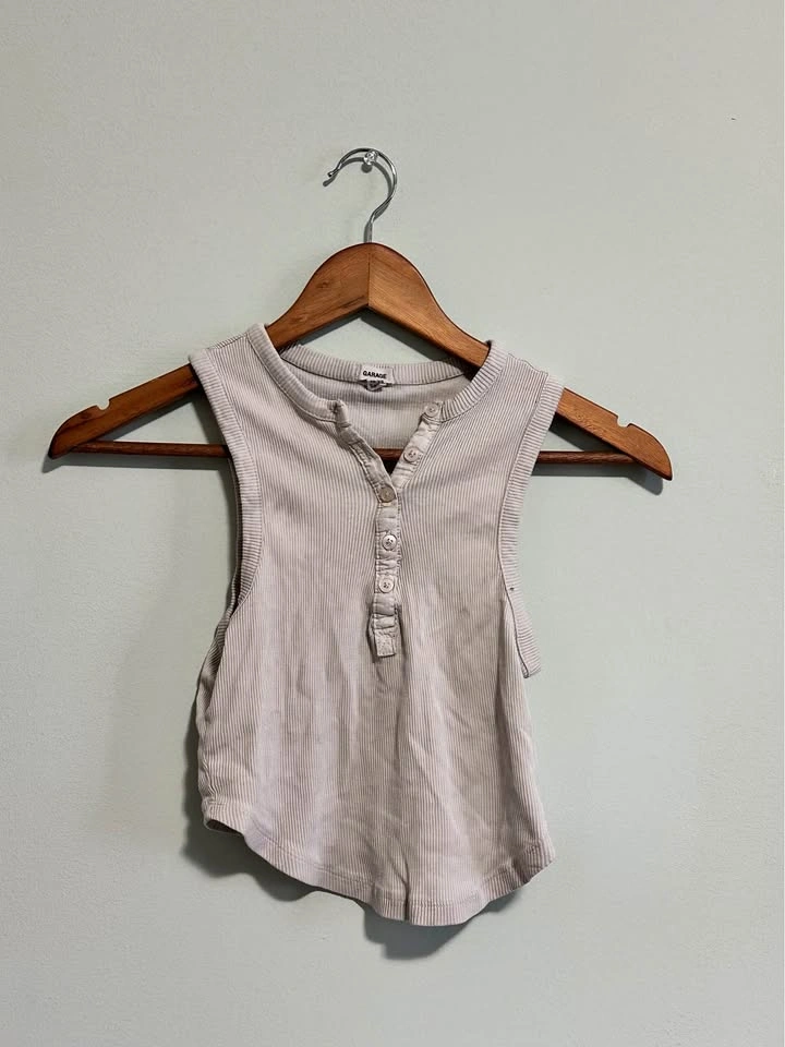 Garage cropped top