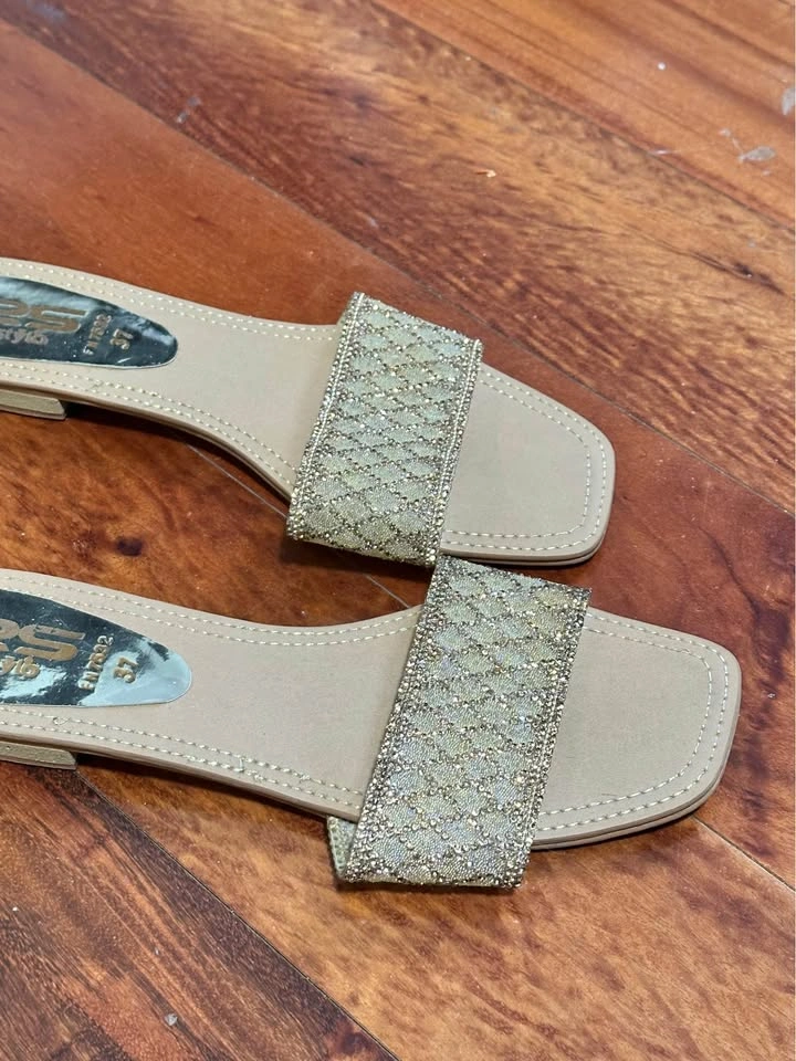 Golden slippers - photo 2