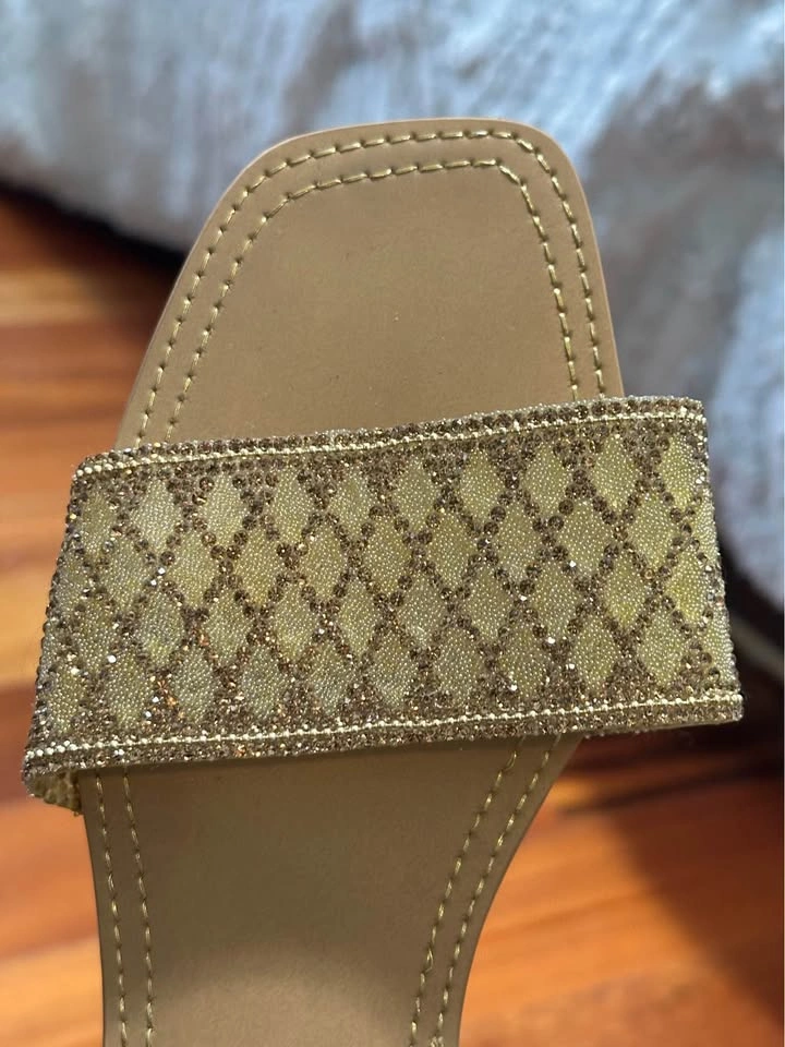 Golden slippers - photo 3