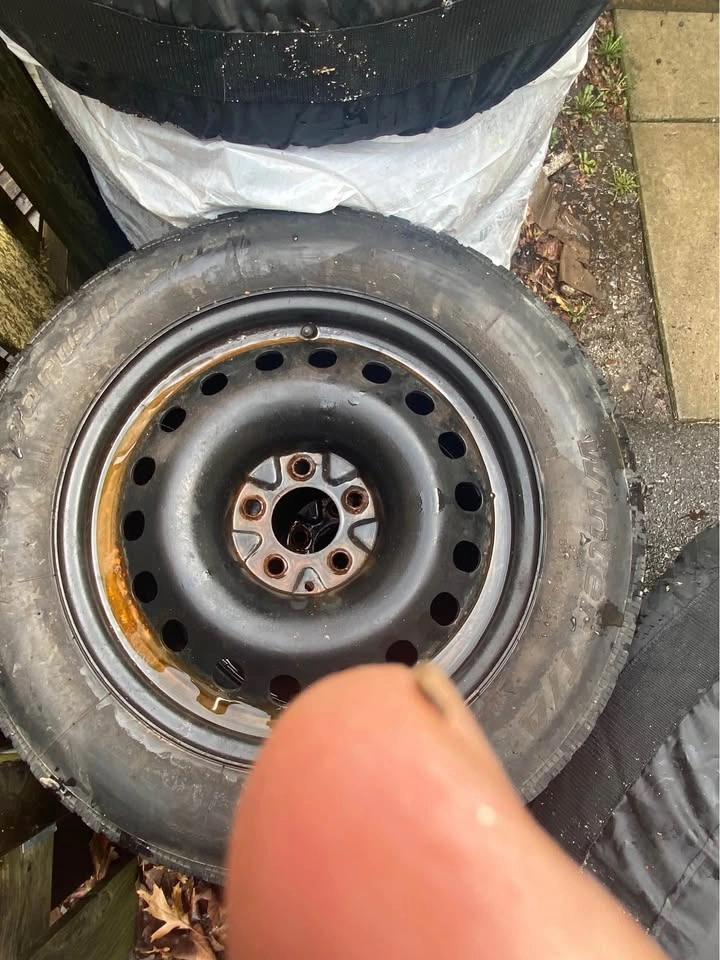 BF Goodrich Winter Tires with Rims - photo 2