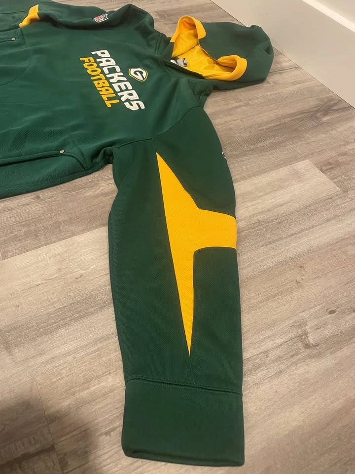 Men's Green Bay Packers NFL Reebok Hoodie Pullover (Large) - photo 4