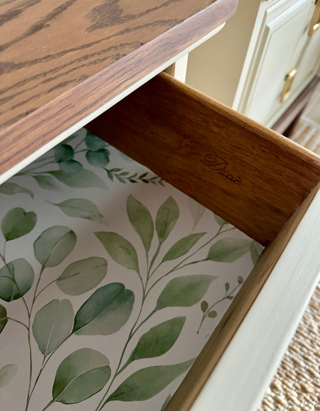 Refinished Set of Vintage Dixie Nightstands - photo 4