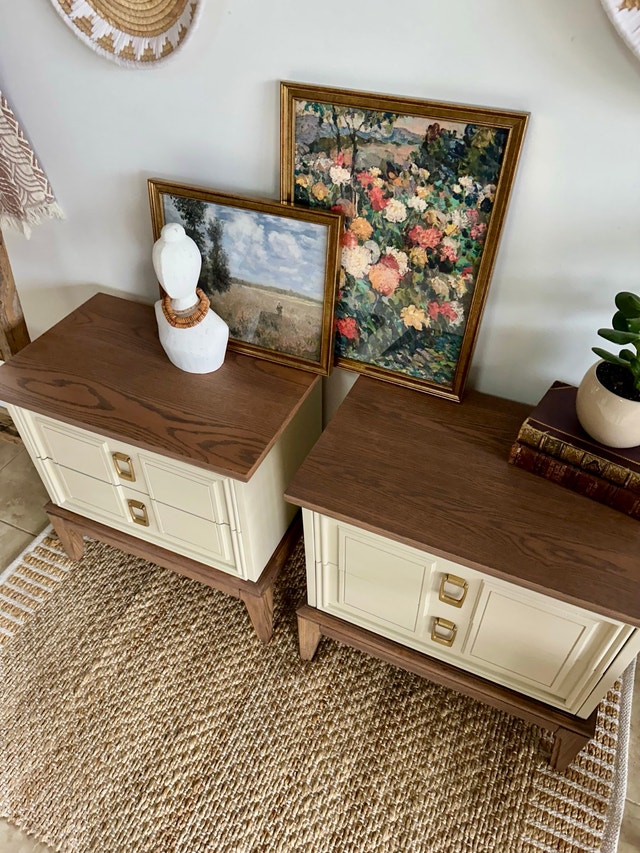 Refinished Set of Vintage Dixie Nightstands - photo 5