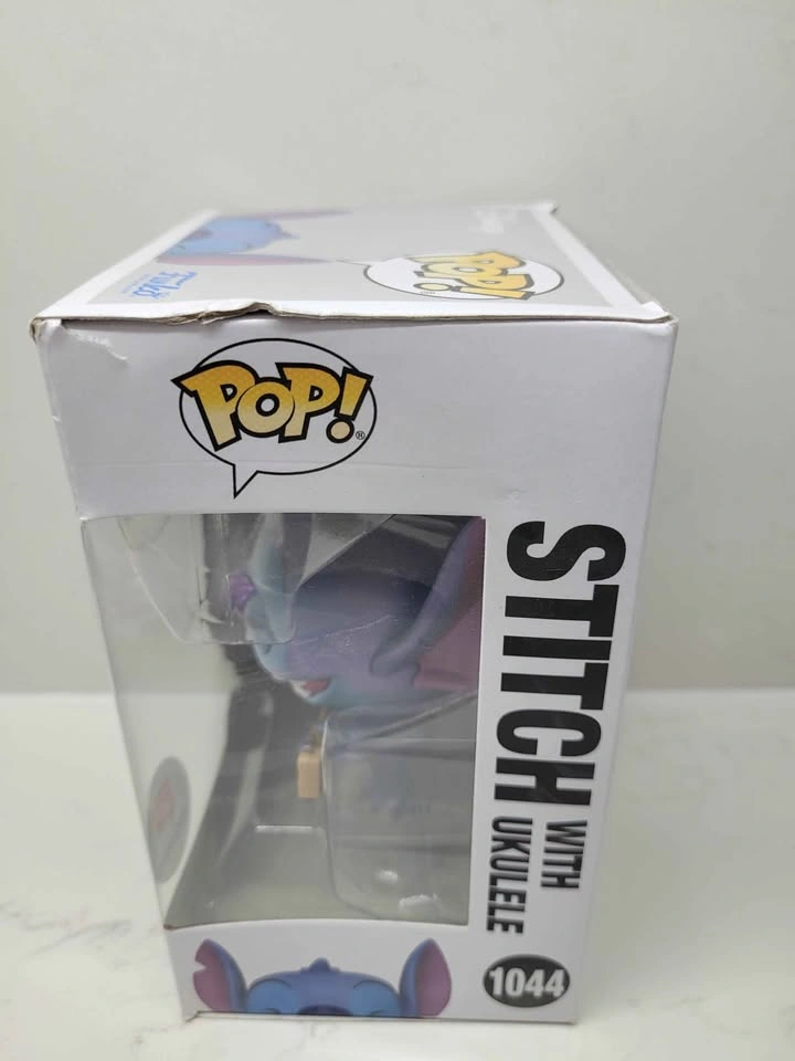 Funko Pop! Disney Stitch with Ukulele Walgreens Exclusive 1044 - photo 2