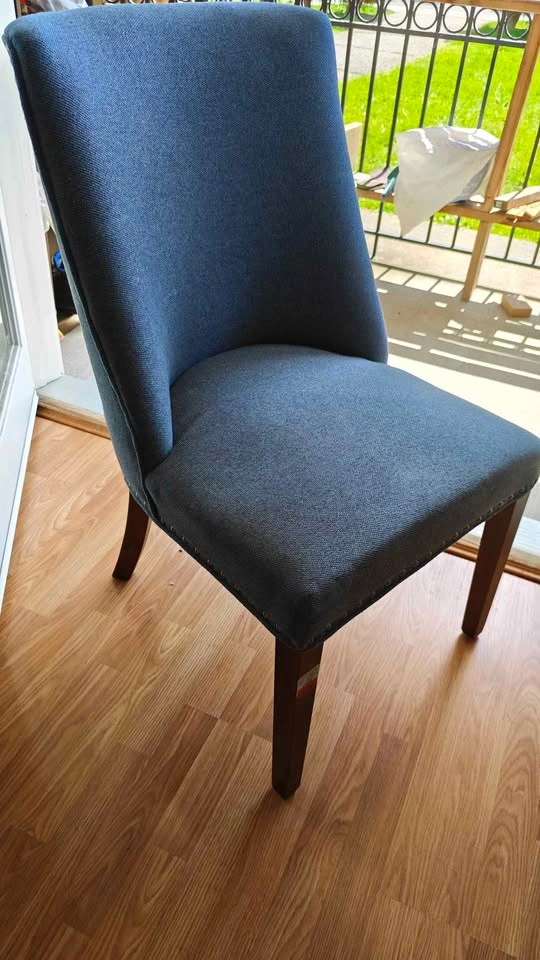 Dining chair x2. $30 each or $50 for both. - photo 2