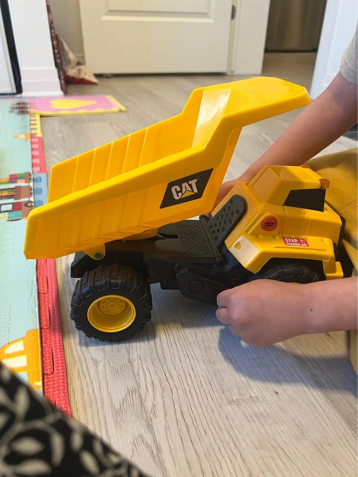Construction Truck - photo 2