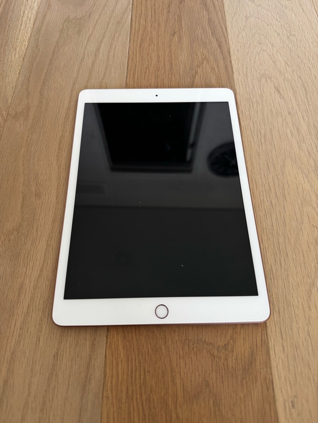 iPad 9th Generation - photo 2