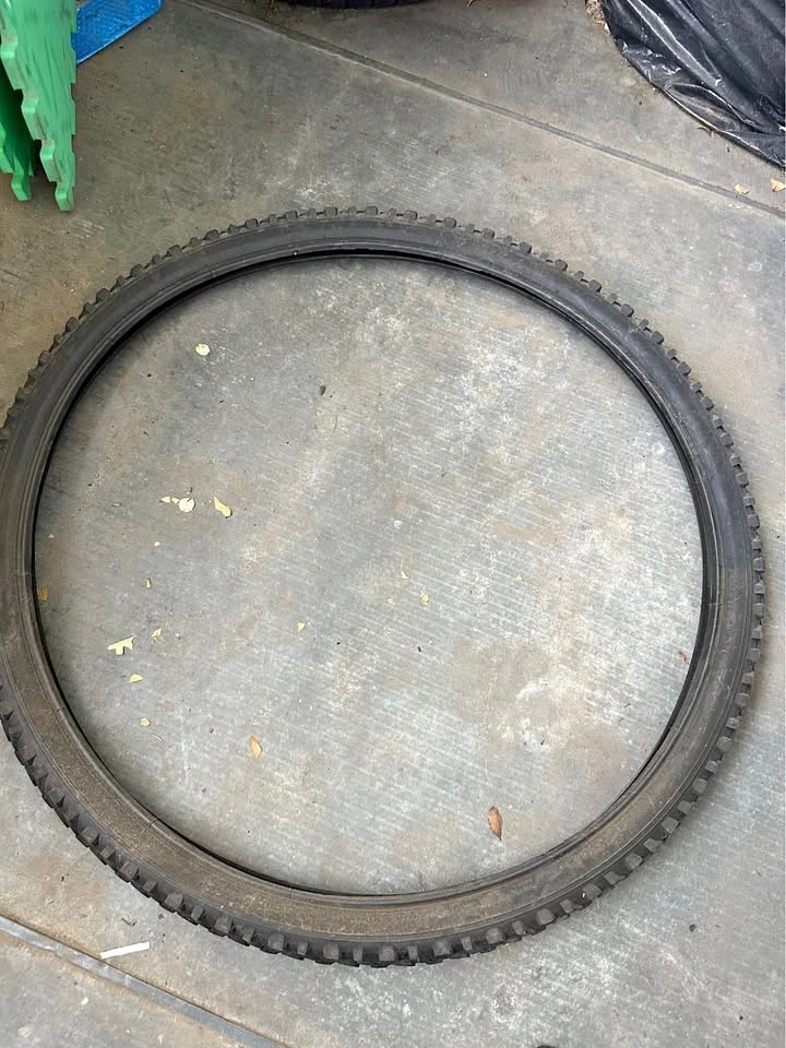 Bike tire 26x1.95/2.10