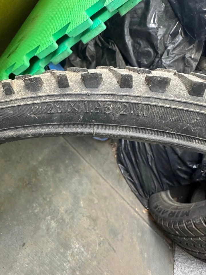 Bike tire 26x1.95/2.10 - photo 2