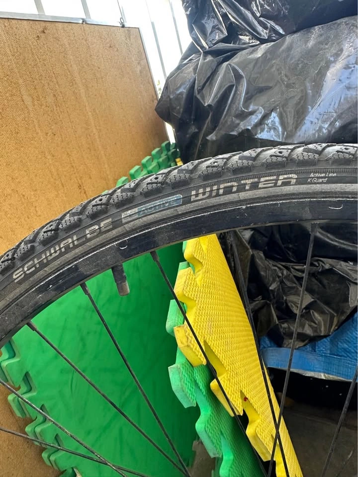 Bike Tire (28x1.35-700x35c) - photo 5