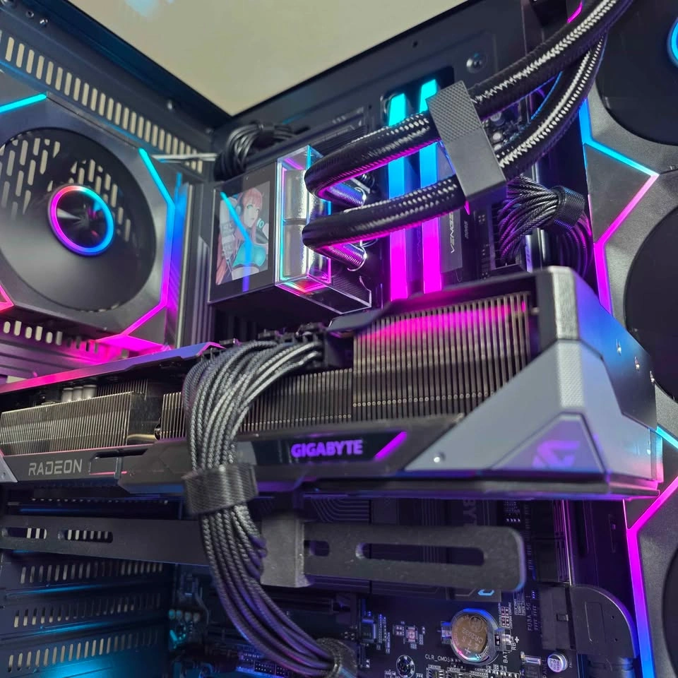 Gaming PC Desktop - Ryzen 7 9850X3D, RX 9070 XT, 32GB RAM, 2TB N - photo 5
