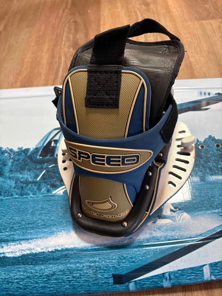 Liquid Force Relentless Wakeboard and Carry Bag - photo 4
