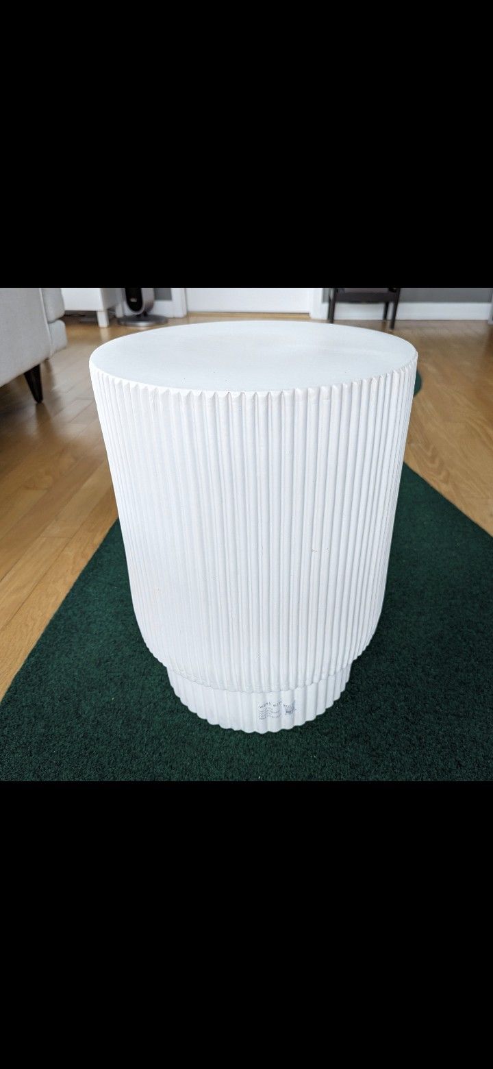 West Elm Fluted Side Table White - photo 5