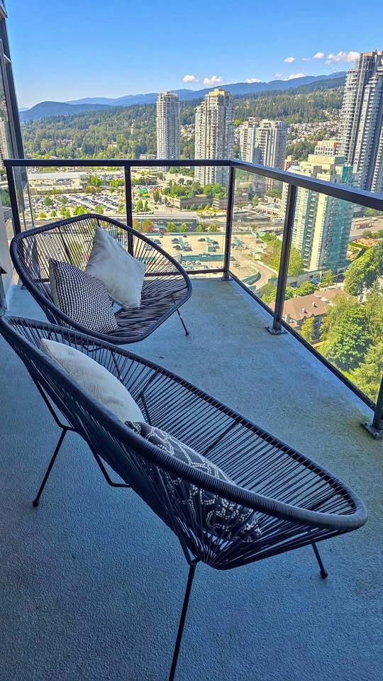 Stylish Black Acapulco Outdoor Patio Set