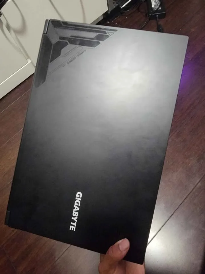 GIGABYTE G5 GAMING rtx 4050 Laptop image indicator(2)