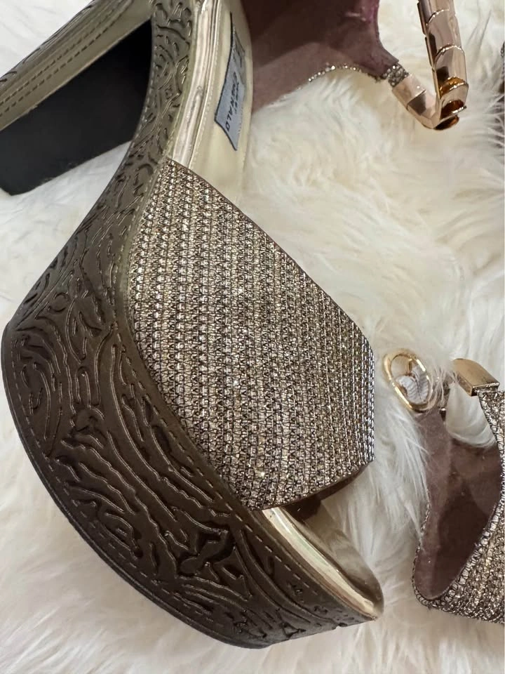 Golden heels - photo 4
