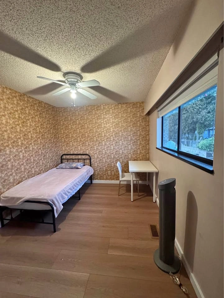 Private room for rent