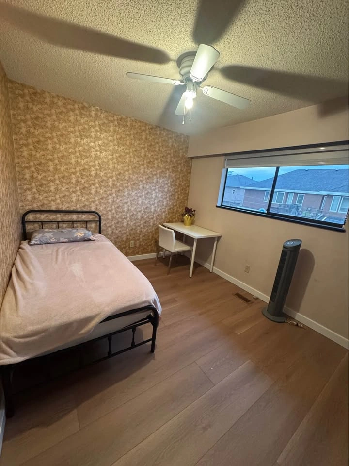 Private room for rent - photo 2
