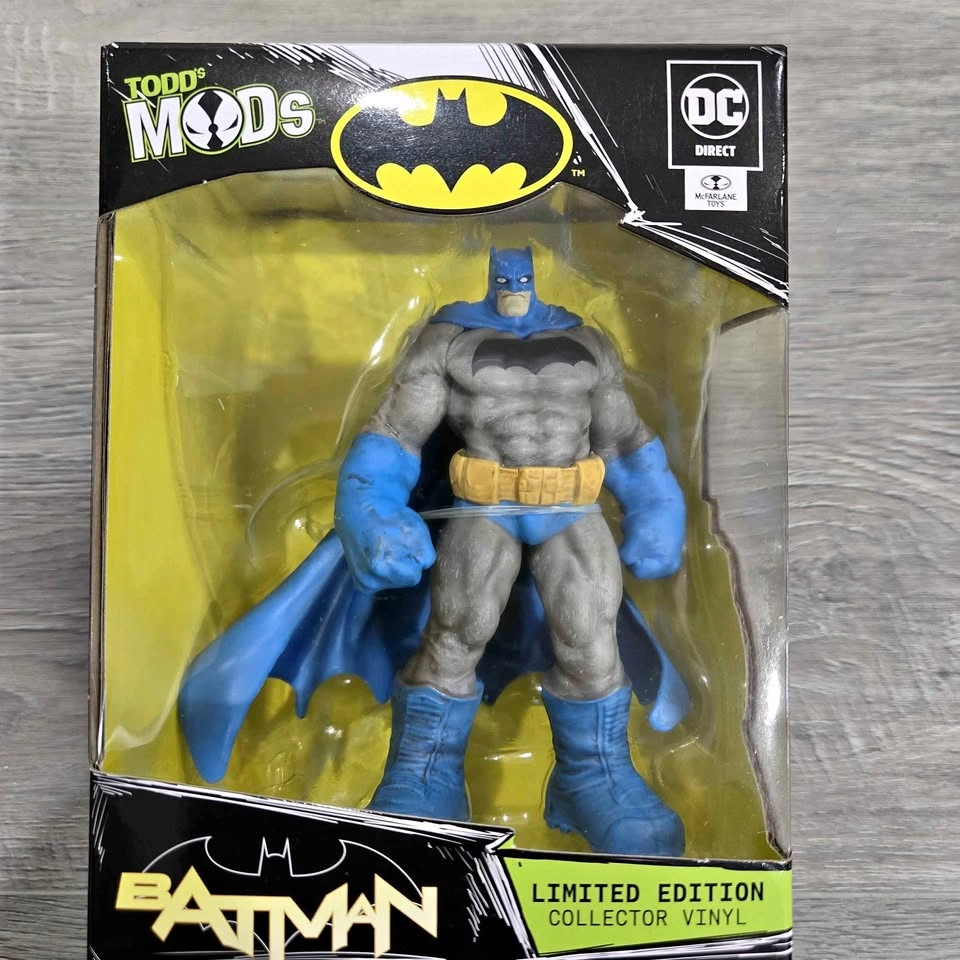Batman Limited Edition Collector Vinyl – NEW (McFarlane / DC)