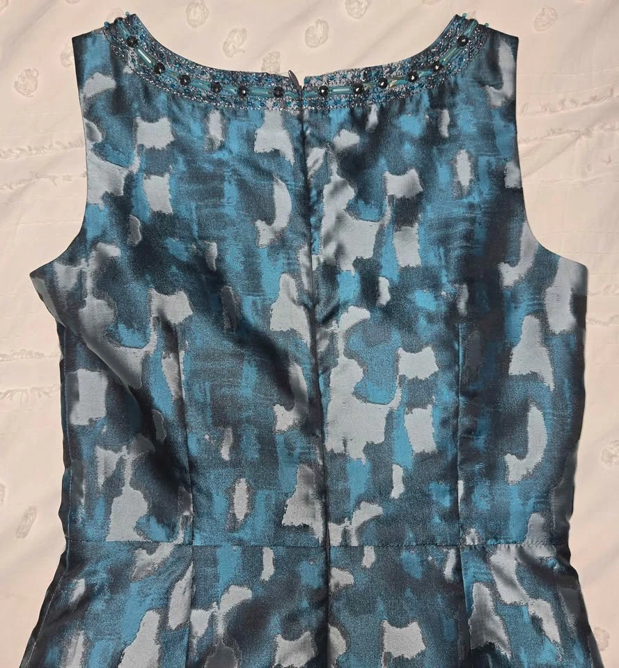 Elegant Dress Size 2 – Like New – $15 Firm - photo 4