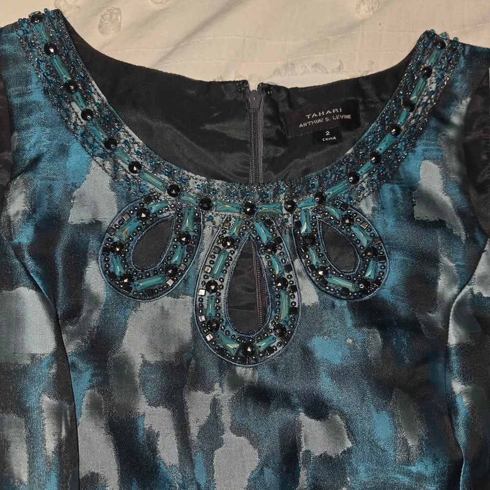 Elegant Dress Size 2 – Like New – $15 Firm - photo 5