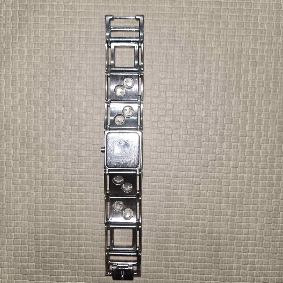 Original GUESS Women’s Watch – Silver Tone – Used – Authentic - photo 2