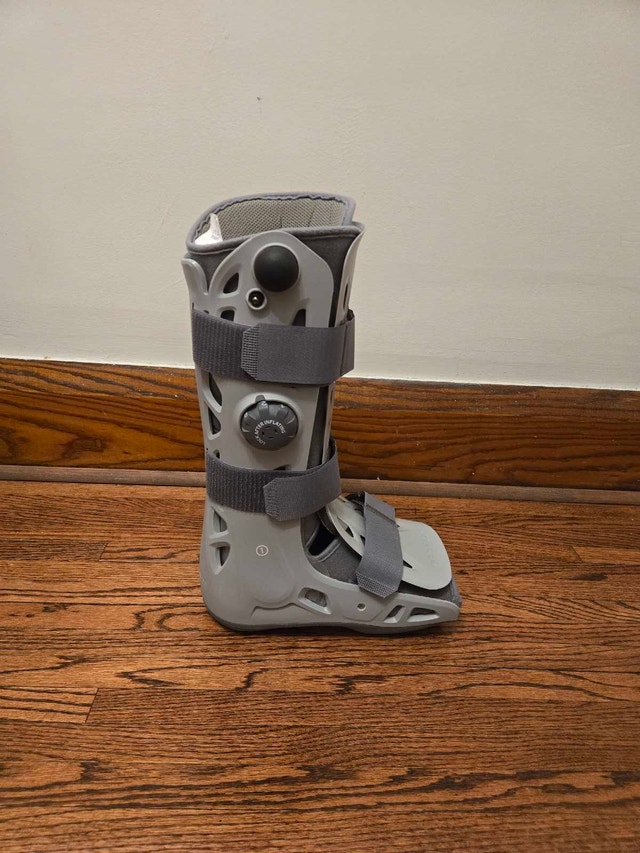 Aircast Standard Walking Boot (Large)