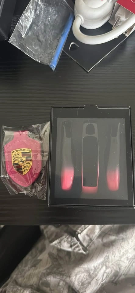 BRAND NEW Porsche Cayenne-Macan Key Cover & Keychain