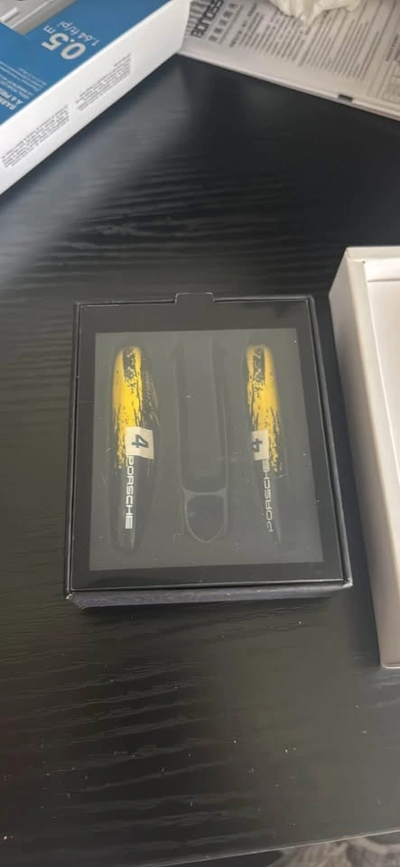 BRAND NEW Porsche Cayenne-Macan Key Cover & Keychain - photo 2