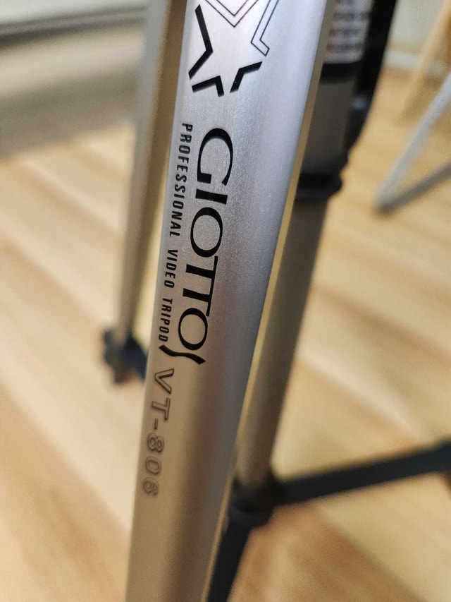 Giotto VT-808 Tripod