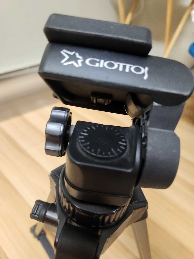 Giotto VT-808 Tripod - photo 2