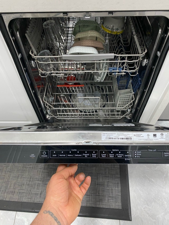 Samsung Dishwasher - photo 3