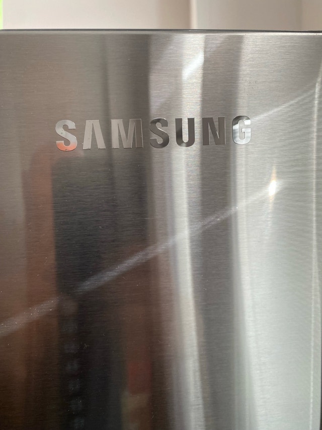Samsung Refrigerator - photo 2