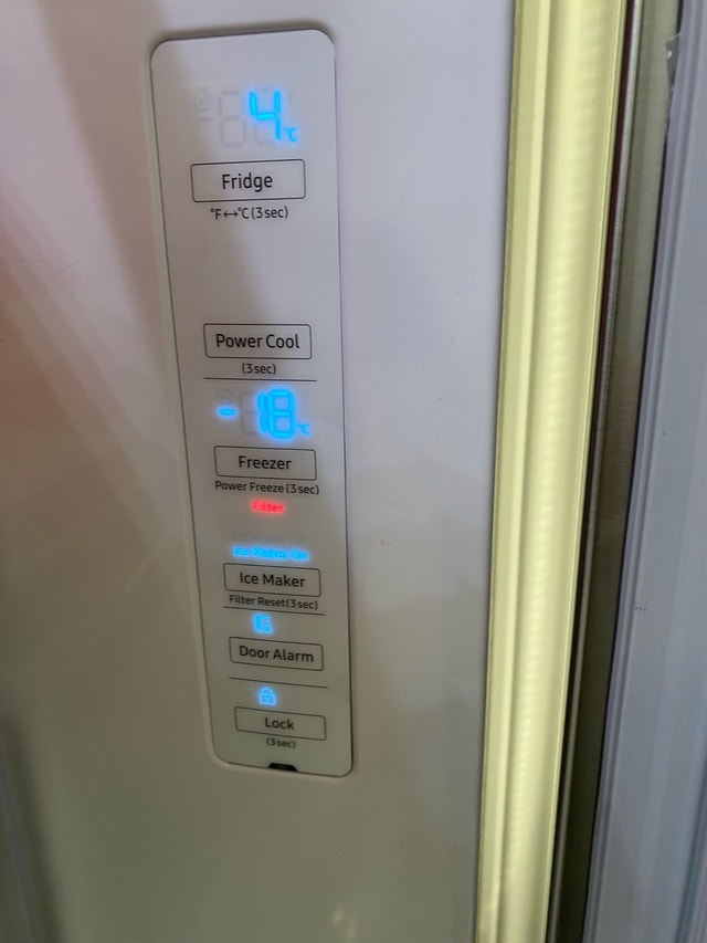 Samsung Refrigerator - photo 3