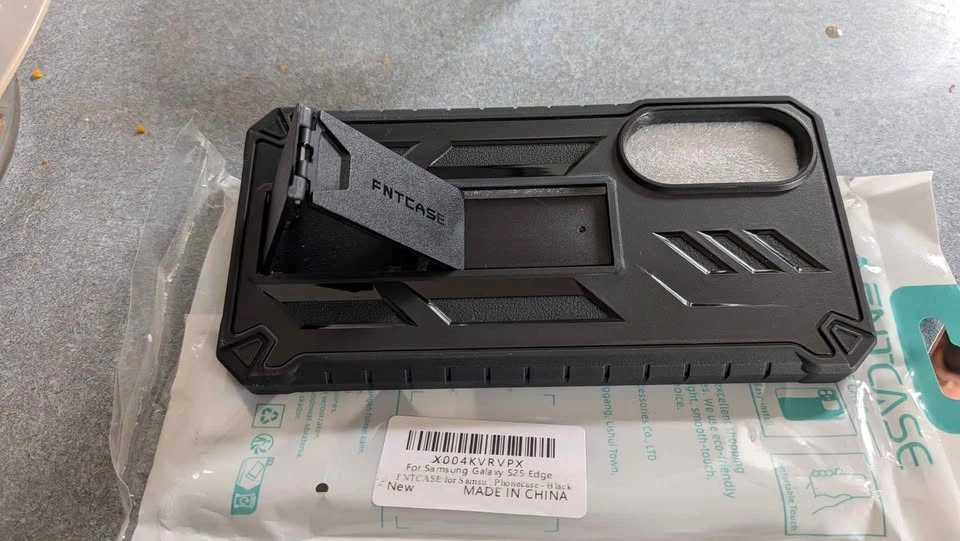 BNIB Multiple Phone Cases - photo 5