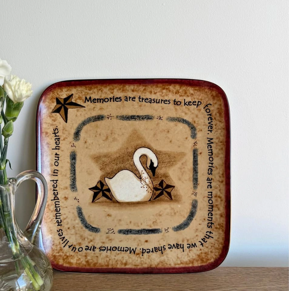 Square Decorative Swan Plate