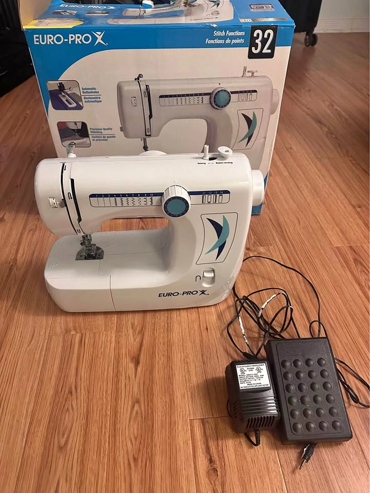 Euro-Pro 32 Stitch Function Sewing Machine(NOT WORKING)