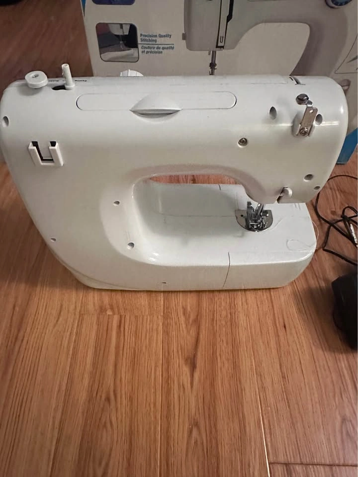 Euro-Pro 32 Stitch Function Sewing Machine(NOT WORKING) - photo 4