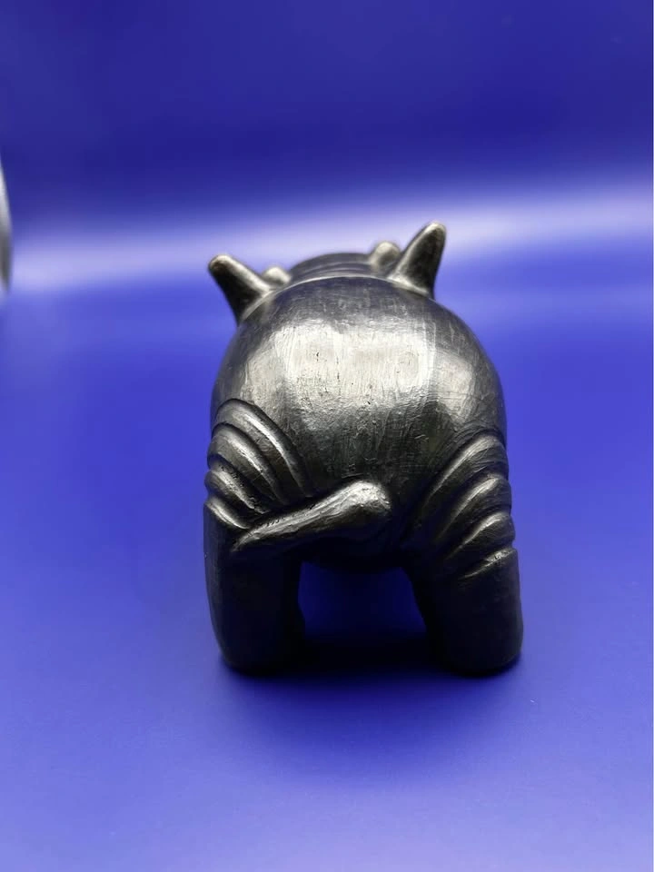 Hungry Hippo Bronze Figurine - photo 4