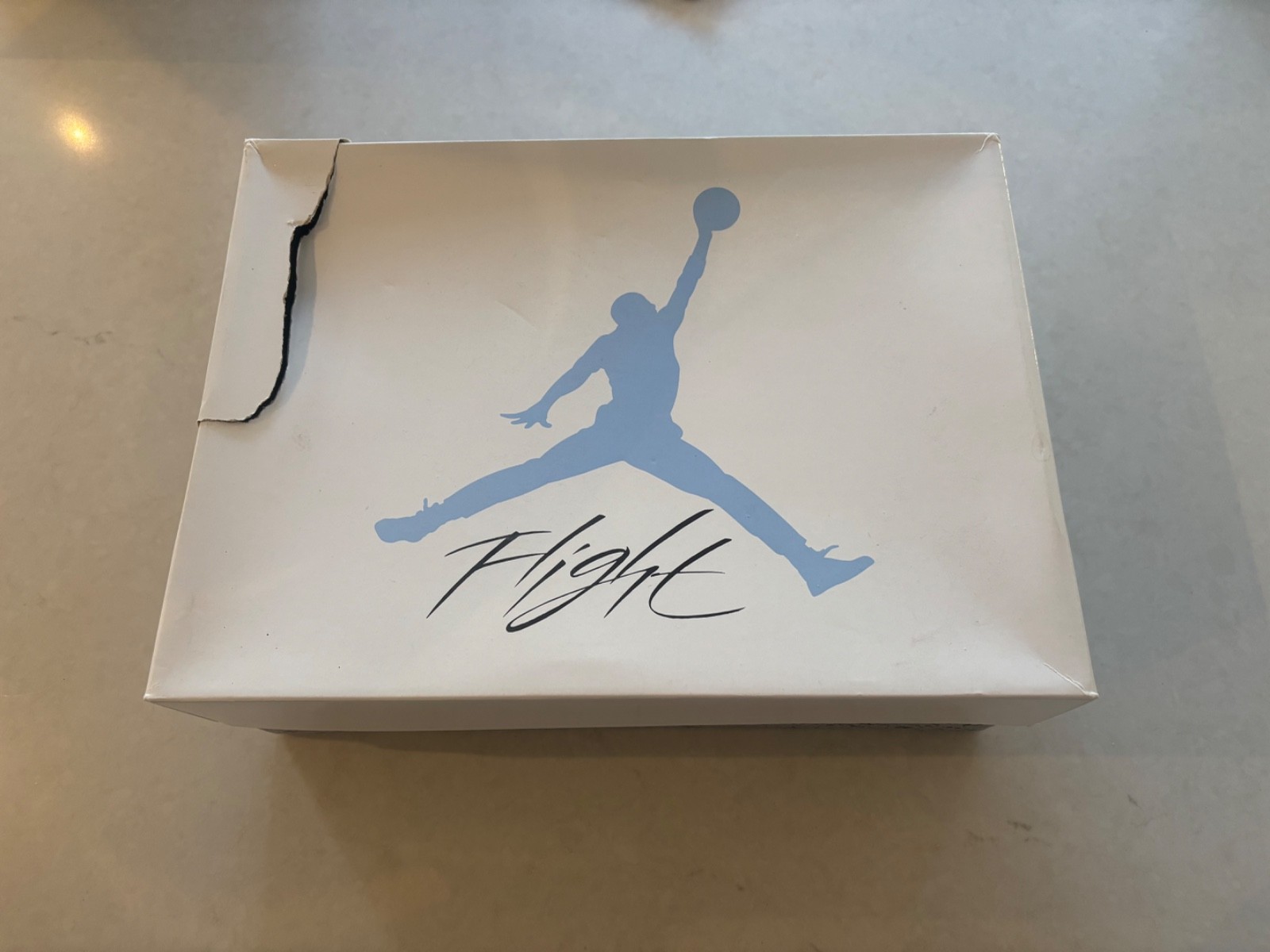 Jordan 4 University Blue Size 9.5