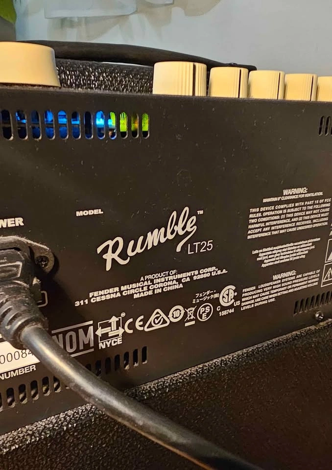 Fender Rumble LT25 Bass Amp - photo 3