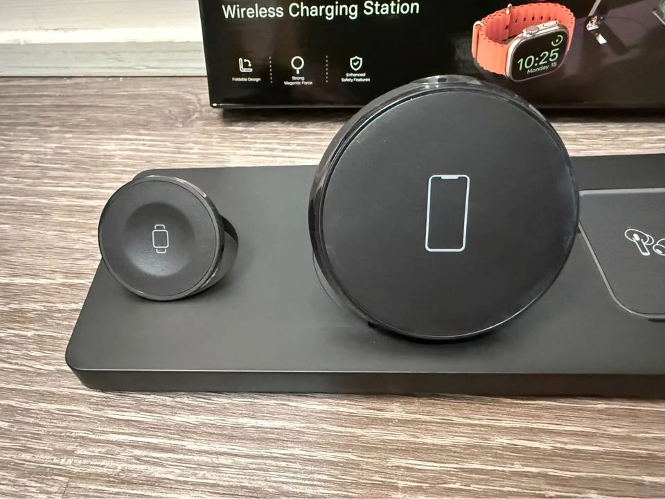 Foldable 3-in-1 Wireless Charging Station (MagSafe Compatible) - photo 5