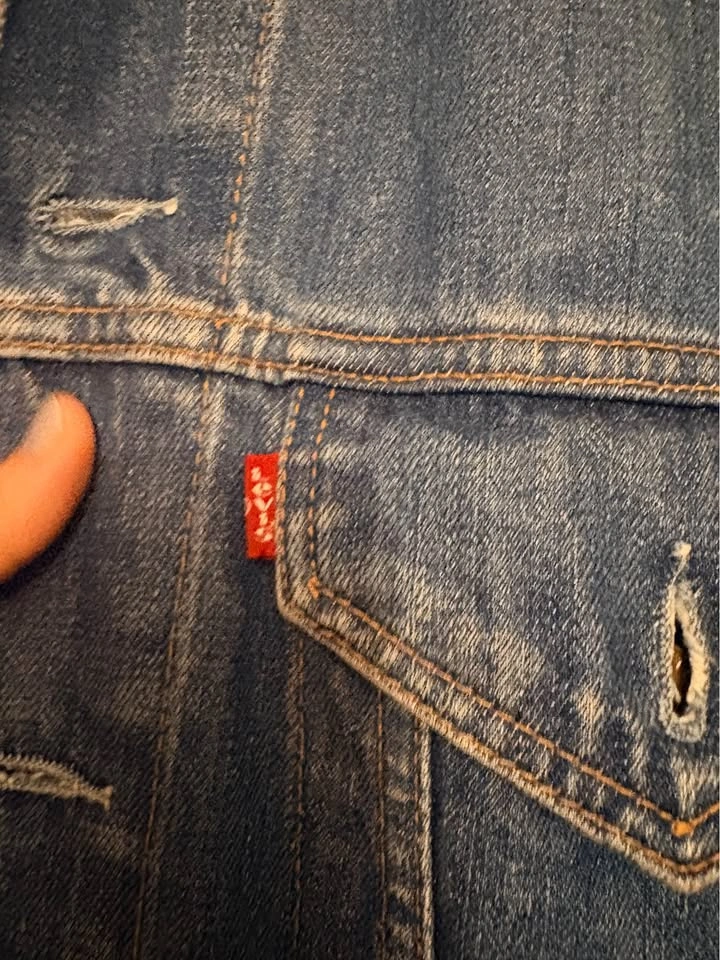 Levi’s Denim Jacket - Vintage Oversized Look - photo 2