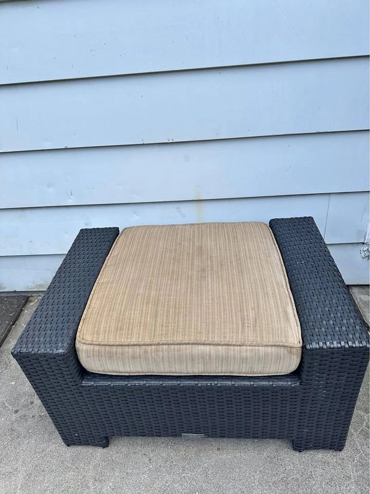 Outdoor Wicker Ottoman w/ Tan Cushion 30" x 20" x 16"