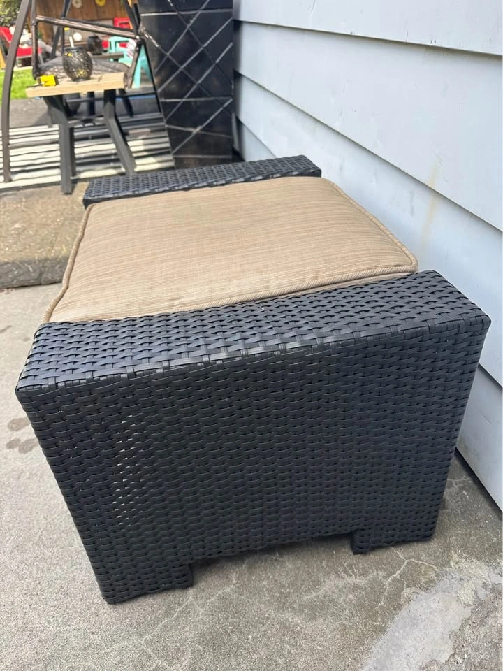 Outdoor Wicker Ottoman w/ Tan Cushion 30" x 20" x 16" - photo 3