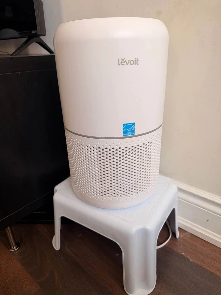 Levoit Air Purifier – Excellent Condition - photo 2
