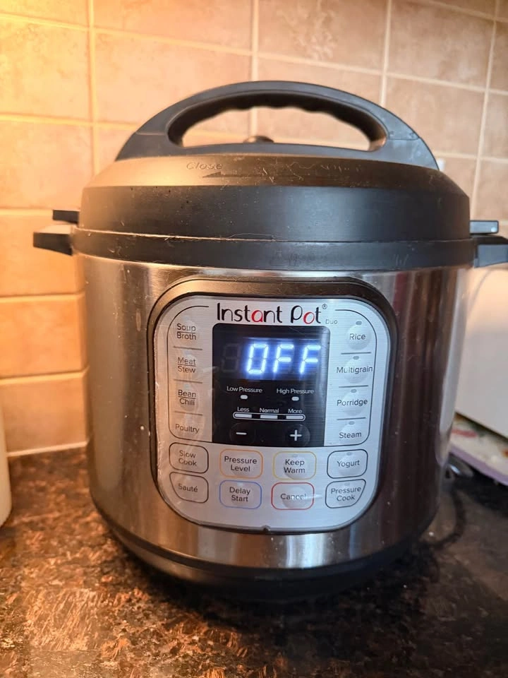 Instant Pot Duo 7-in-1 – Excellent Condition - photo 3