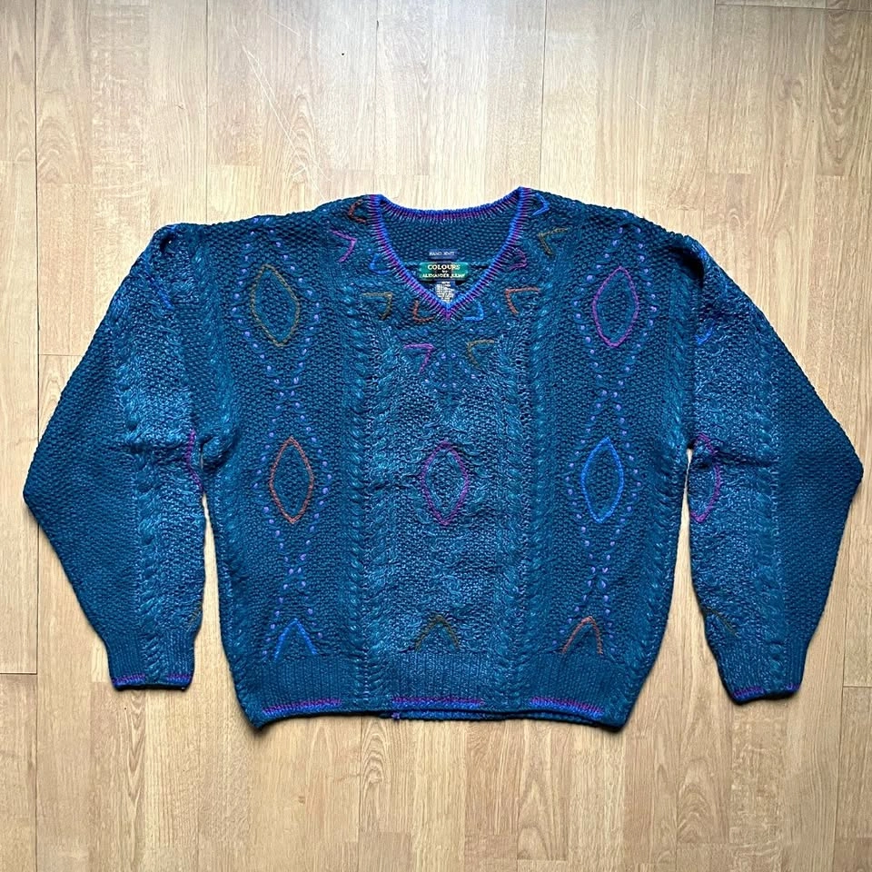 Vintage Deep Blue Geometric Knit V-Neck Sweater - Men's Medium